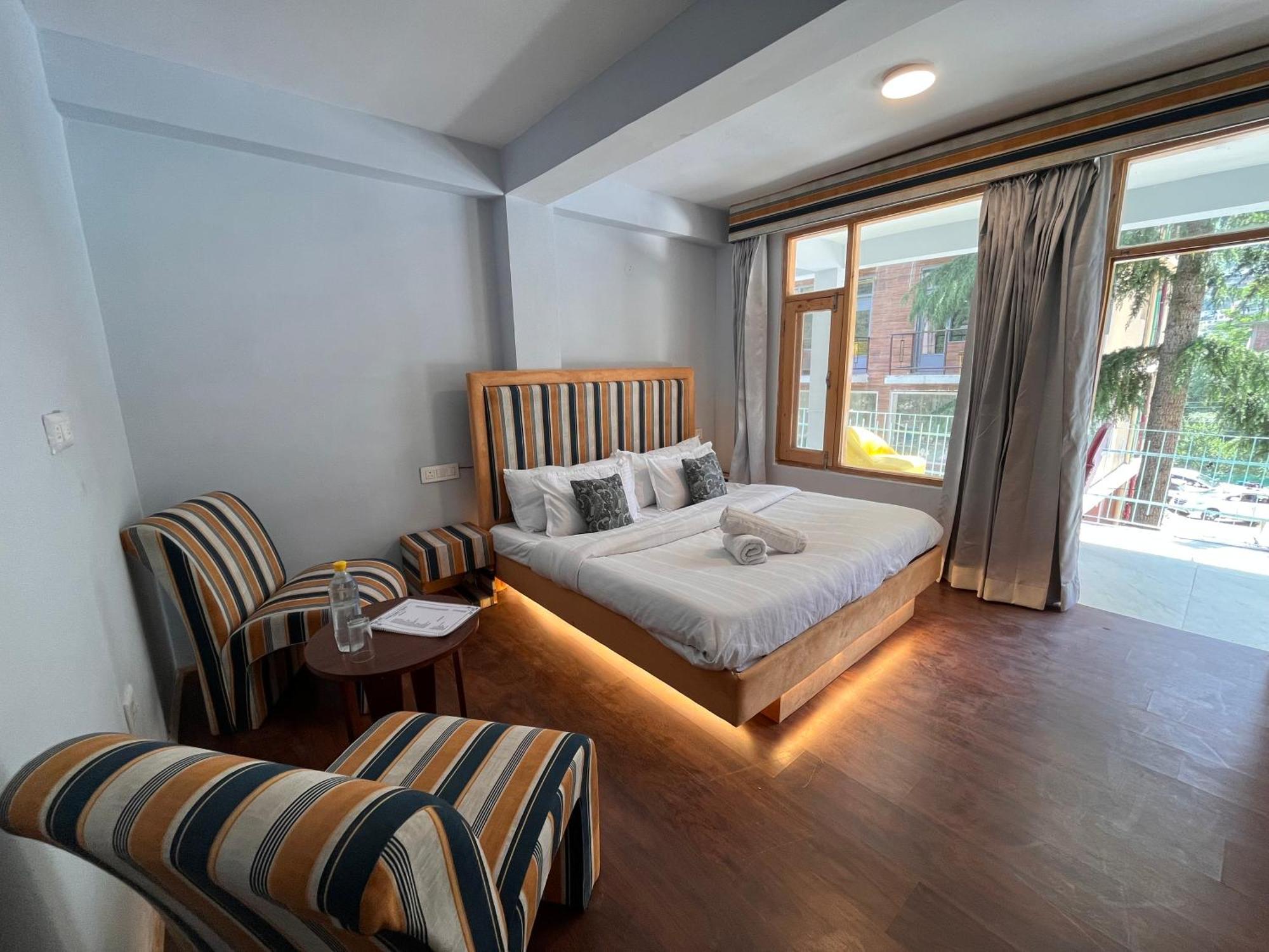Hotel English Rose, #Personal Parking, #Petfriendly, #Garden, #Bonfire Under The Stars Manāli Exteriör bild