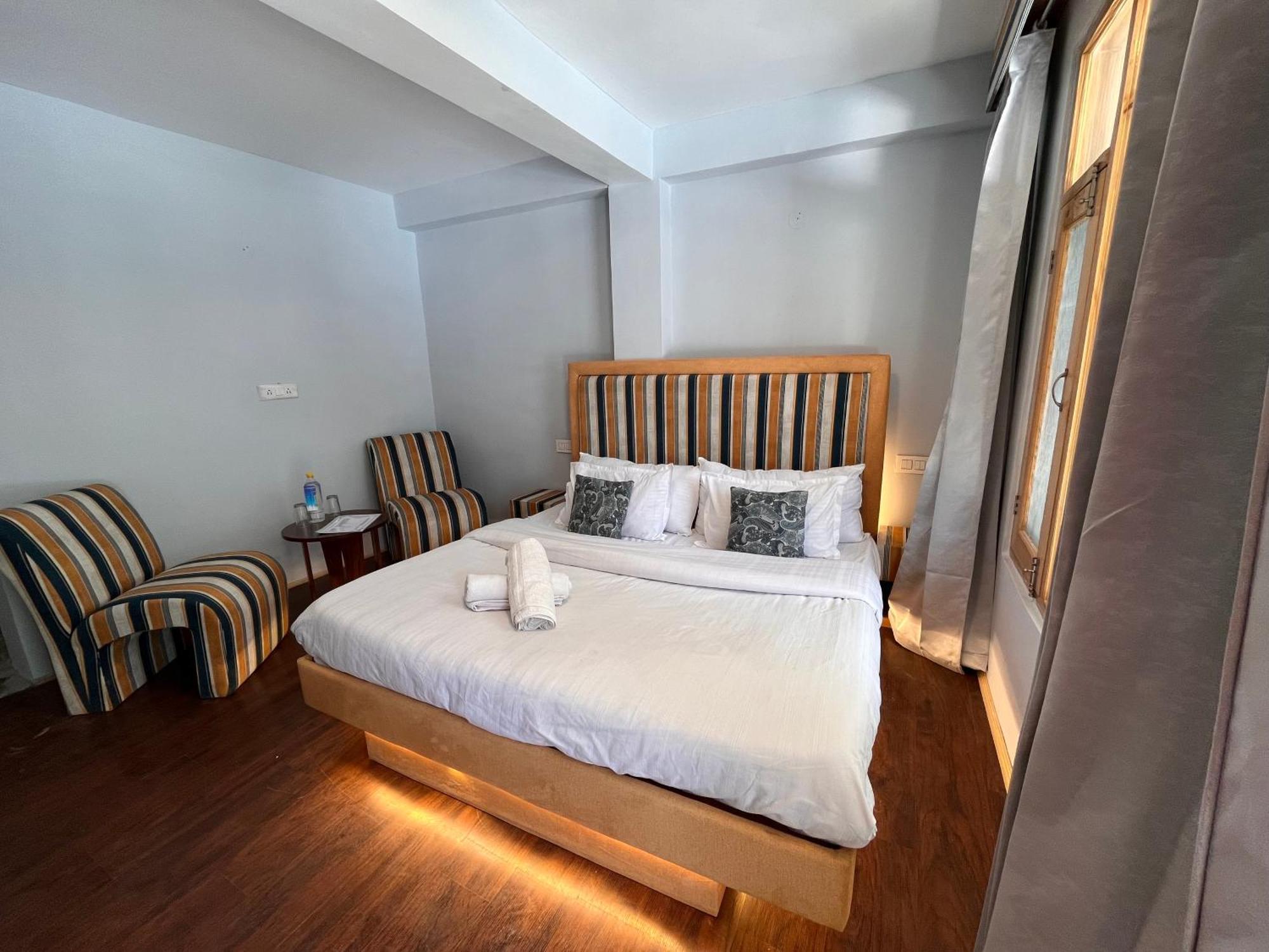 Hotel English Rose, #Personal Parking, #Petfriendly, #Garden, #Bonfire Under The Stars Manāli Exteriör bild
