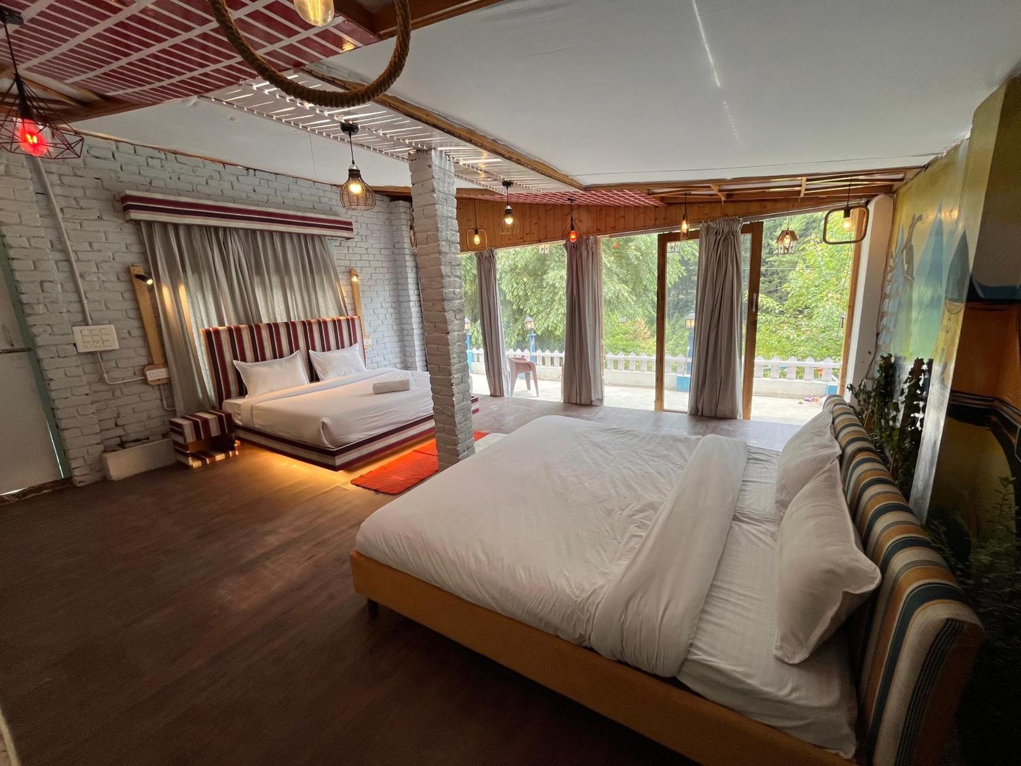 Hotel English Rose, #Personal Parking, #Petfriendly, #Garden, #Bonfire Under The Stars Manāli Exteriör bild