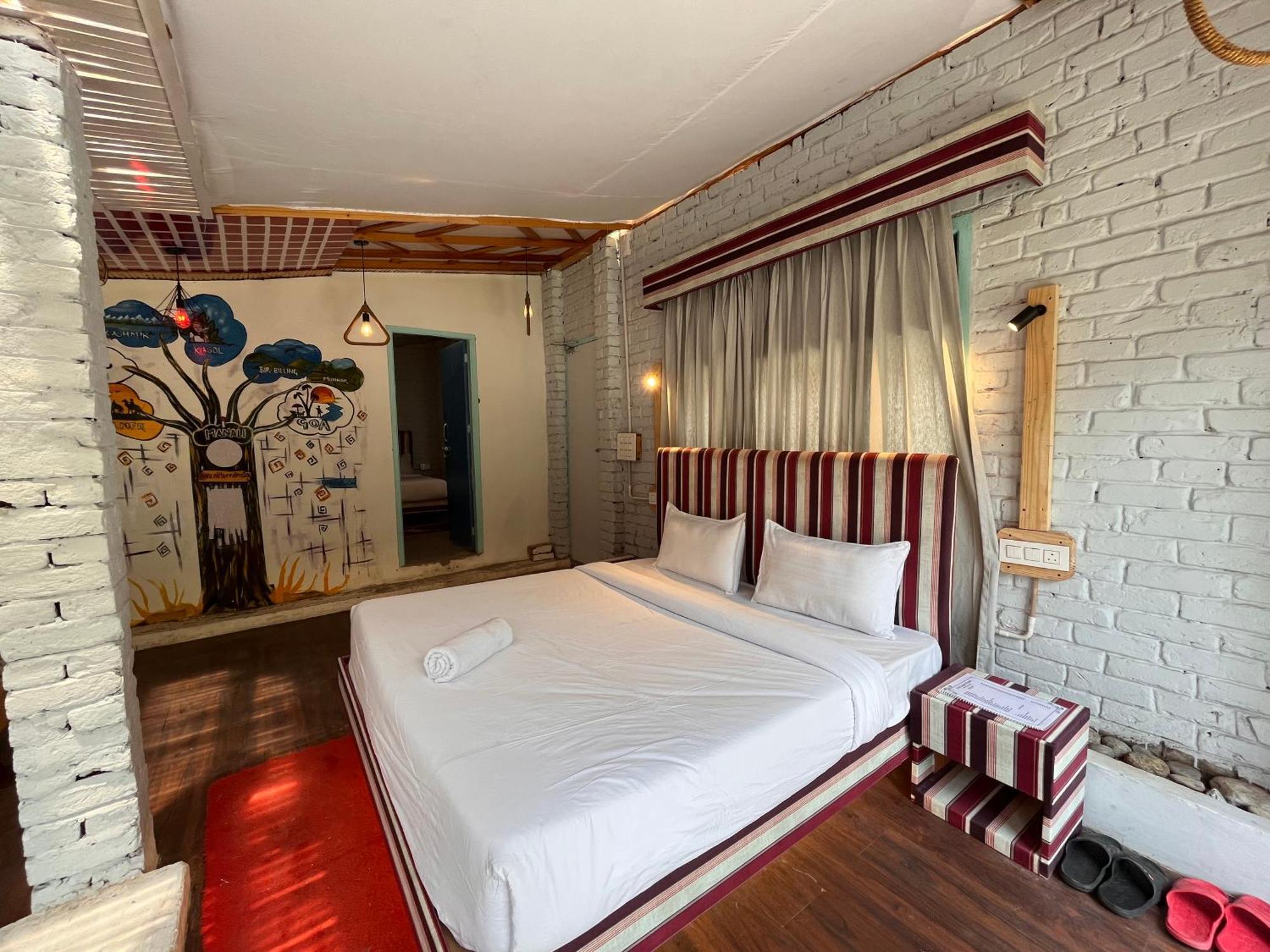 Hotel English Rose, #Personal Parking, #Petfriendly, #Garden, #Bonfire Under The Stars Manāli Exteriör bild