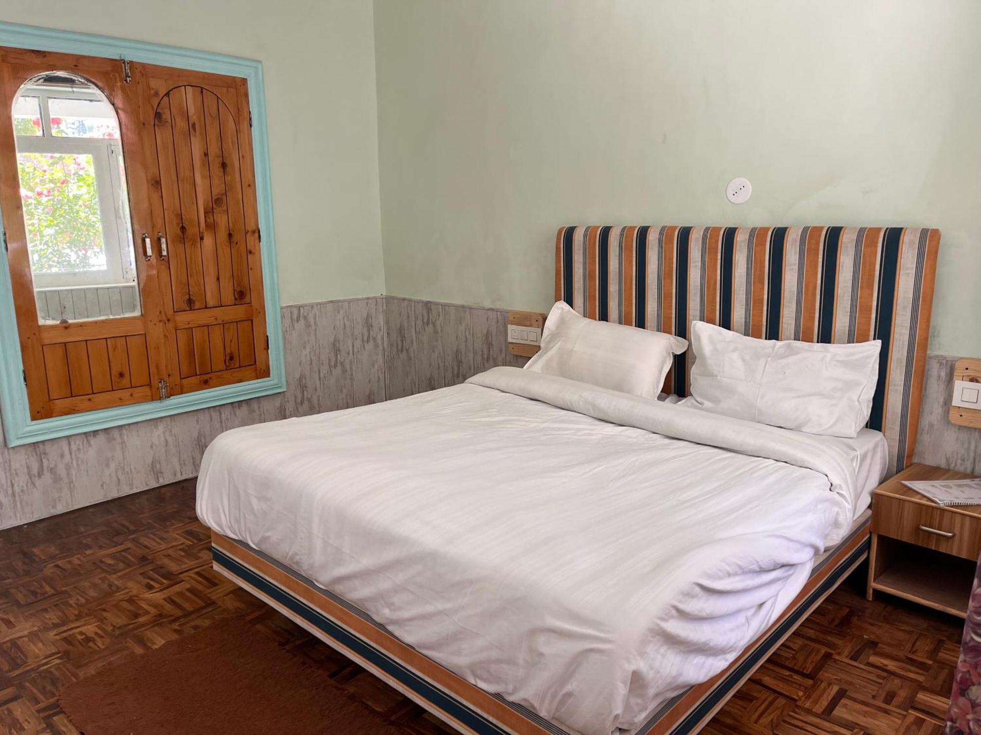 Hotel English Rose, #Personal Parking, #Petfriendly, #Garden, #Bonfire Under The Stars Manāli Exteriör bild