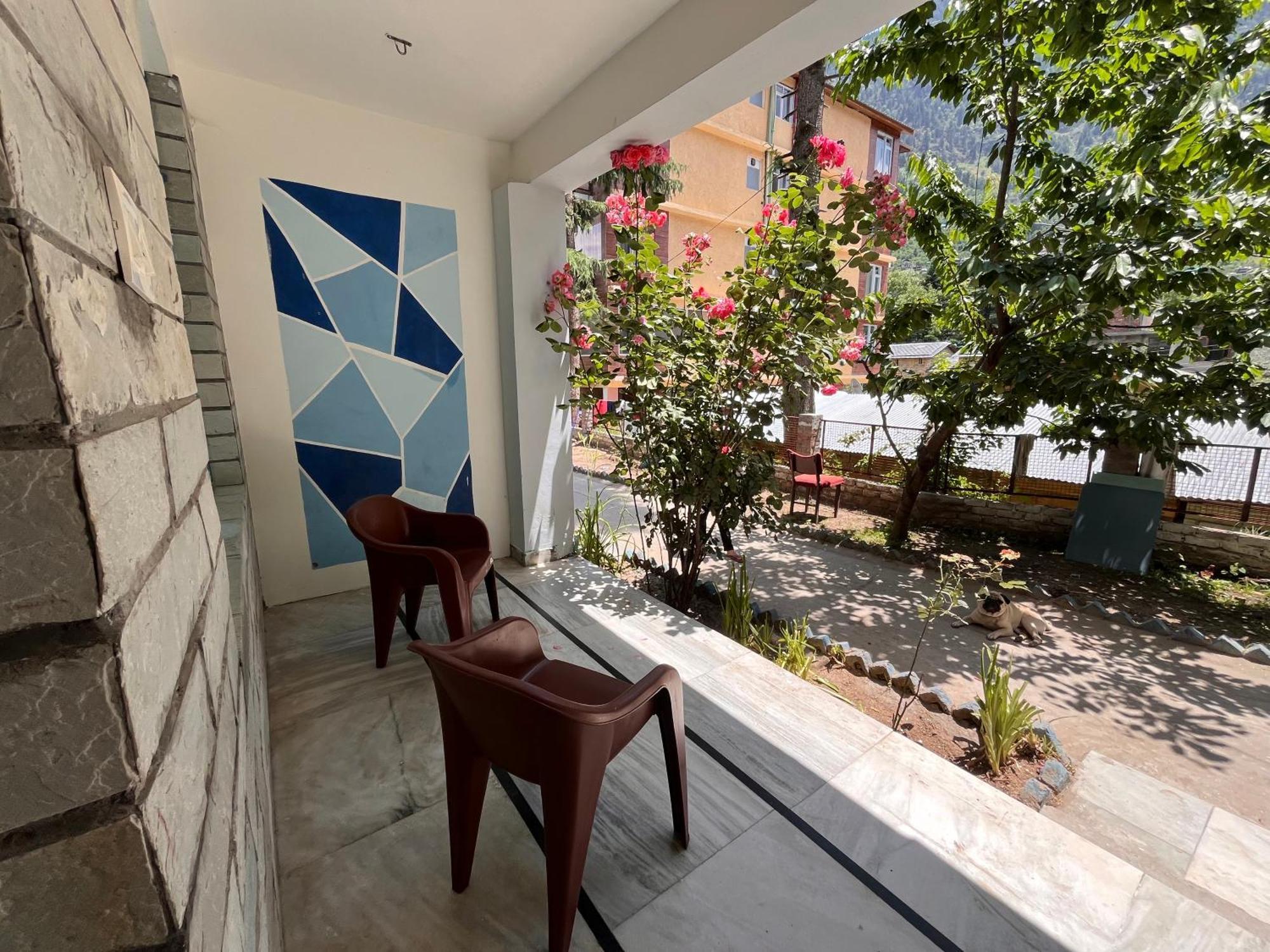 Hotel English Rose, #Personal Parking, #Petfriendly, #Garden, #Bonfire Under The Stars Manāli Exteriör bild