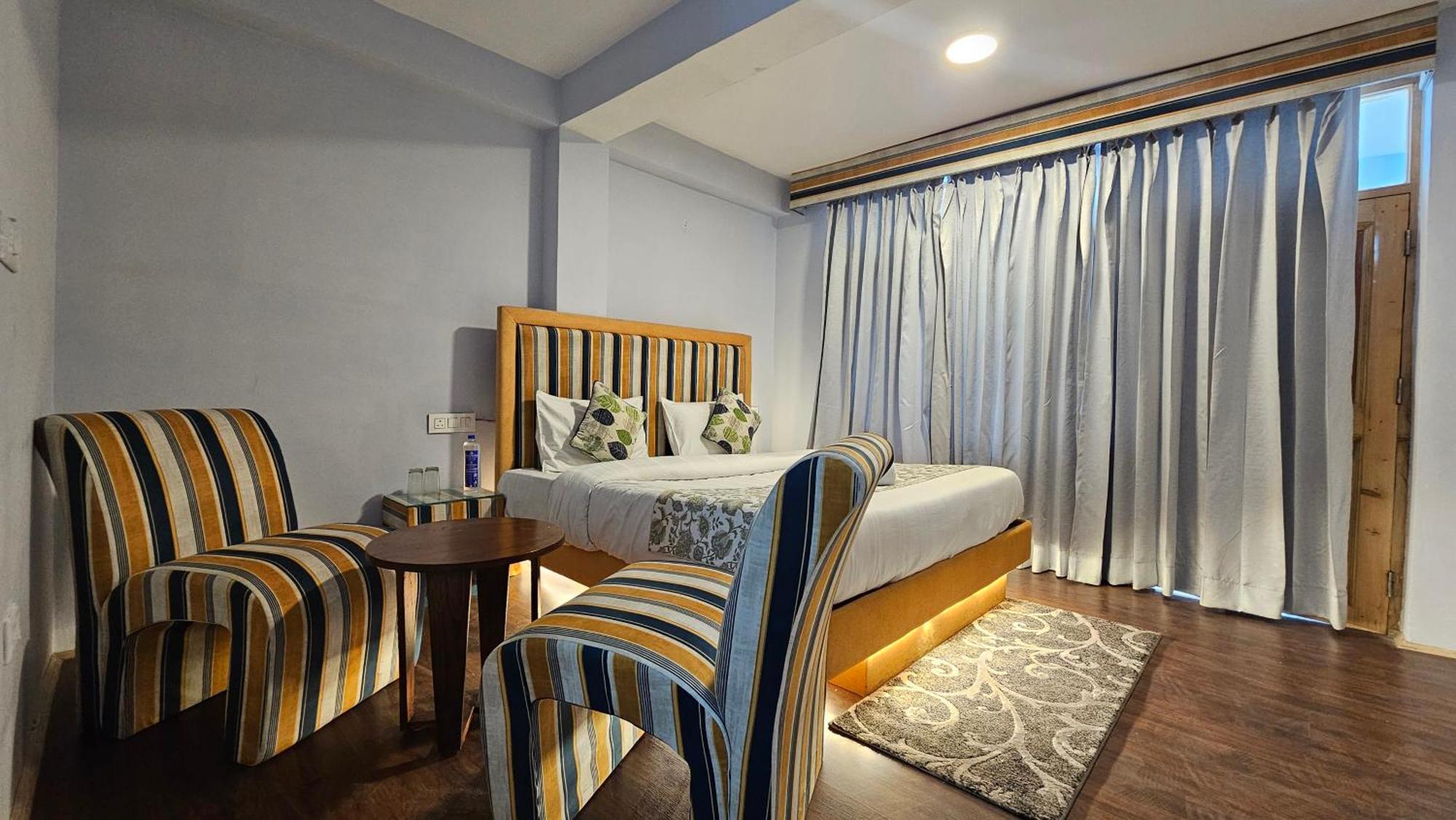 Hotel English Rose, #Personal Parking, #Petfriendly, #Garden, #Bonfire Under The Stars Manāli Exteriör bild
