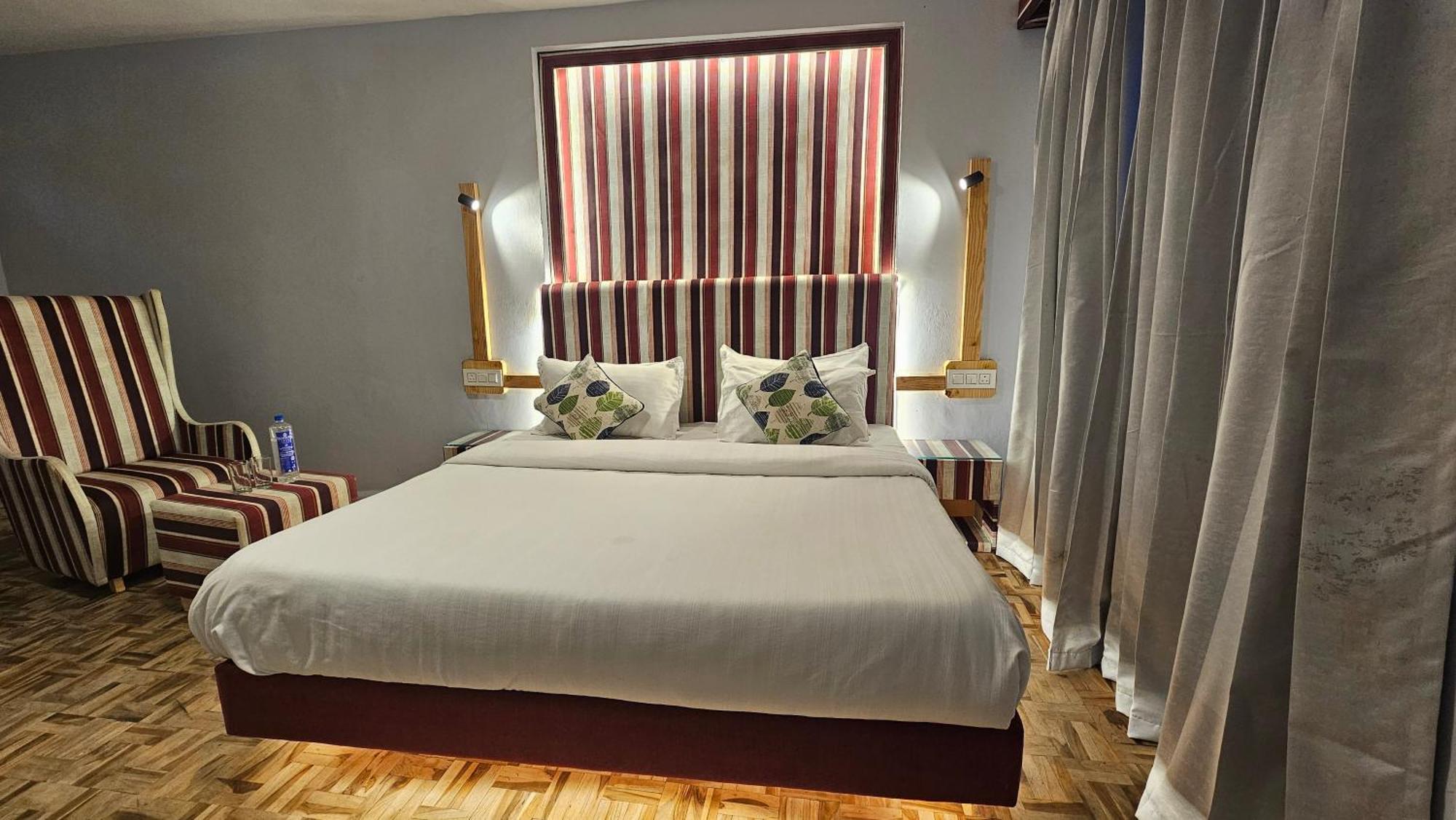 Hotel English Rose, #Personal Parking, #Petfriendly, #Garden, #Bonfire Under The Stars Manāli Exteriör bild