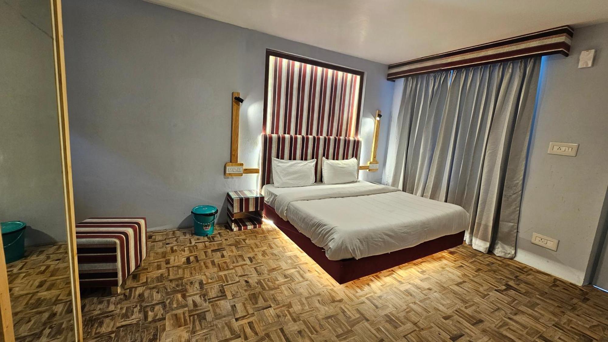 Hotel English Rose, #Personal Parking, #Petfriendly, #Garden, #Bonfire Under The Stars Manāli Exteriör bild